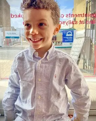 Short boys curly hair #sallyscuts4kids #sallyschildrenshairdresser #childrenshairdresser #haircutsforkids #haircuts4kids #cutsforkids #haircutsforchildren #haircuts4children #kidshaircuts #kidshaircutsalon #haircutsforkidslondon #haircuts4kidslondon